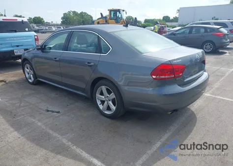 2015 Volkswagen Passat 1.8T Limited Edition из США, поврежденный, VIN 1VWAT7A38FC122719